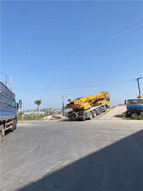 西城区25吨吊车的租赁价格大概是多少？