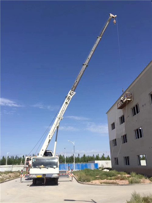 西城区“轻装强干”—— 吊车的 “轻量化臂架” 技术