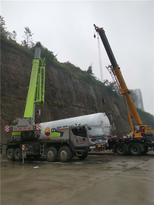 西城区“不怕风雨冻”—— 吊车的 “恶劣环境适应” 技术